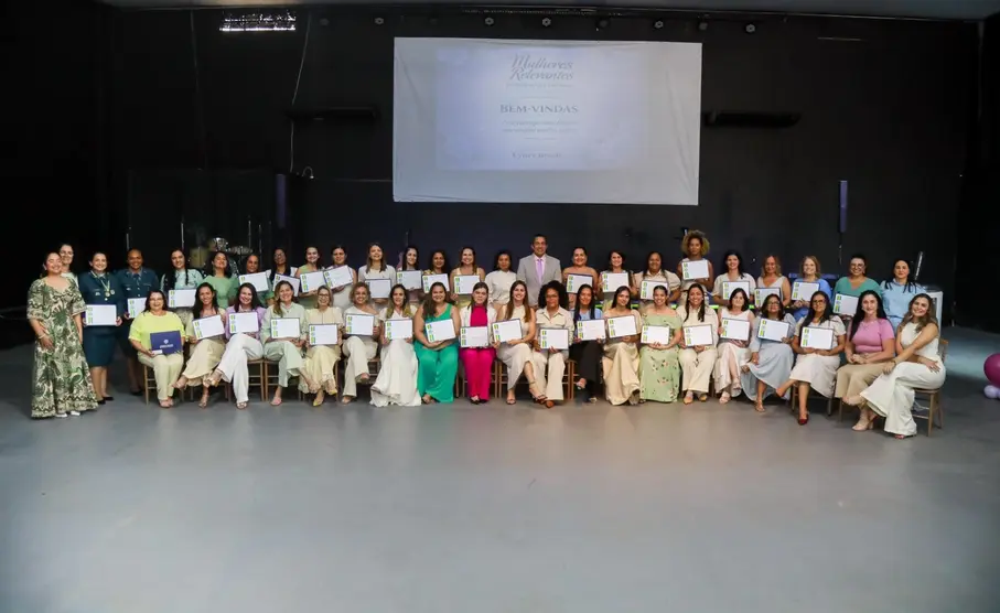 Deputado Eyder Brasil homenageia 50 mulheres em Ji Paraná