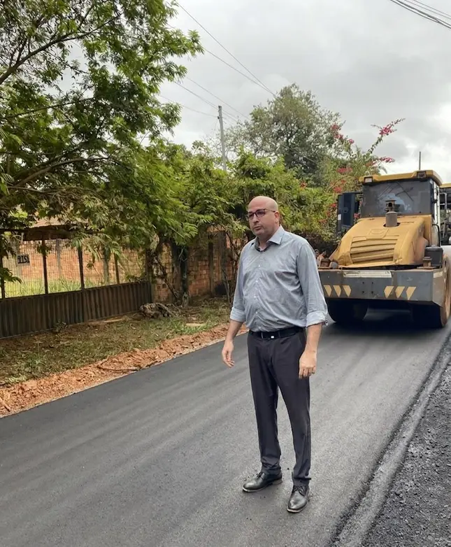 Gedeão Negreiros acompanha pavimentação asfáltica em Porto Velho