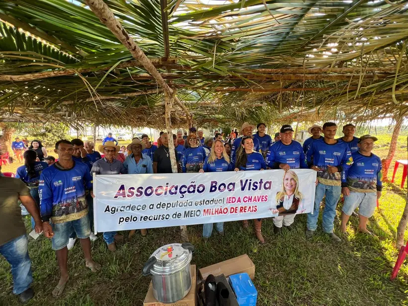 Ieda Chaves entrega 6 implementos em Machadinho do Oeste