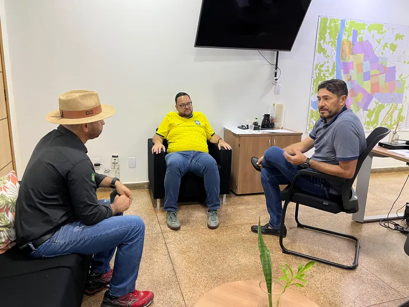 Marcio Pacele apresenta demandas de Tres Marias na Seinfra