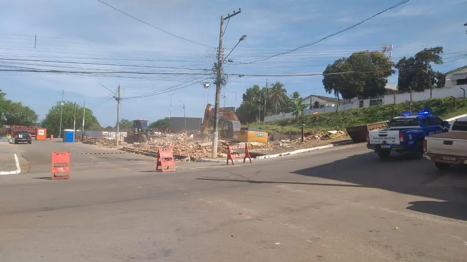 Prefeitura de Porto Velho demoliu imóveis abandonados no centro