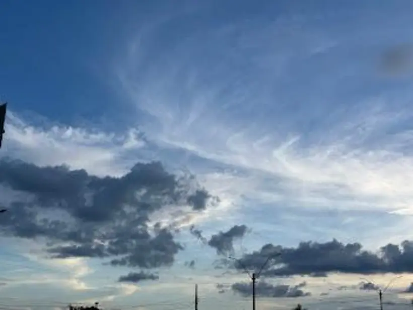 Rondônia com temperaturas altas e céu parcialmente nublado sábado