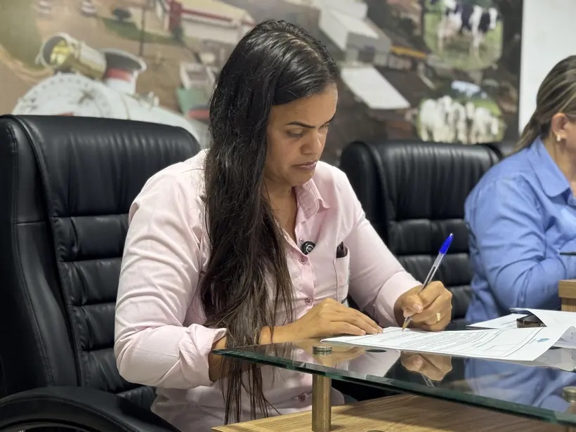 Dra Taíssa cobra compra de duas ambulâncias 4x4 para Nova Mamoré