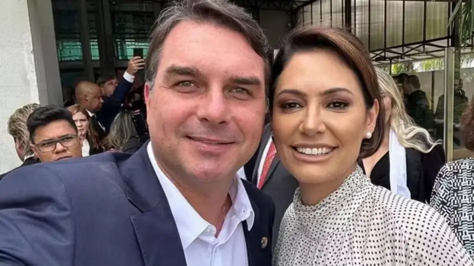Enquete com 485 votos indica maioria a favor de Michelle Bolsonaro